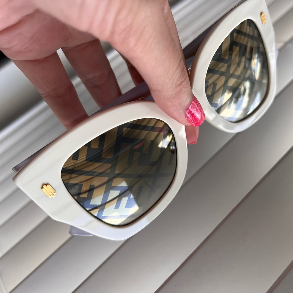 Fendi acetate sunglasses-white🤍